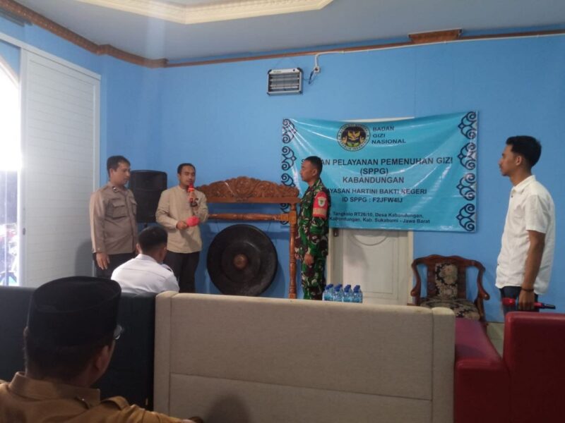 Babinsa Koramil 2205/Kalapanunggal Hadiri Launching MBG di Desa Kabandungan 3