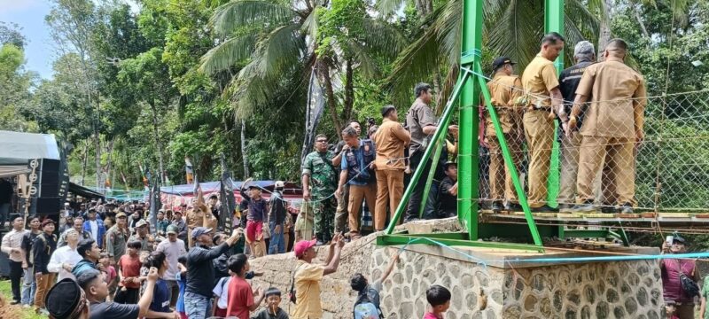 Babinsa Koramil 2213/Jampang Kulon Hadiri Peresmian Jembatan Gantung di Kecamatan Cimanggu
