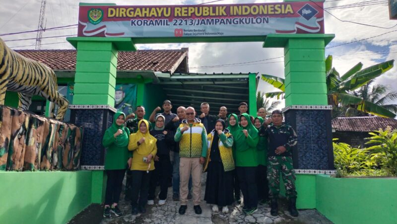 KUNKER DANDIM 0622, TEGASKAN JAGA KESEHATAN & MONITORING WILAYAH DI KORAMIL 2213 JAMPANGKULON 1 KUNKER DANDIM 0622, TEGASKAN JAGA KESEHATAN & MONITORING WILAYAH DI KORAMIL 2213 JAMPANGKULON