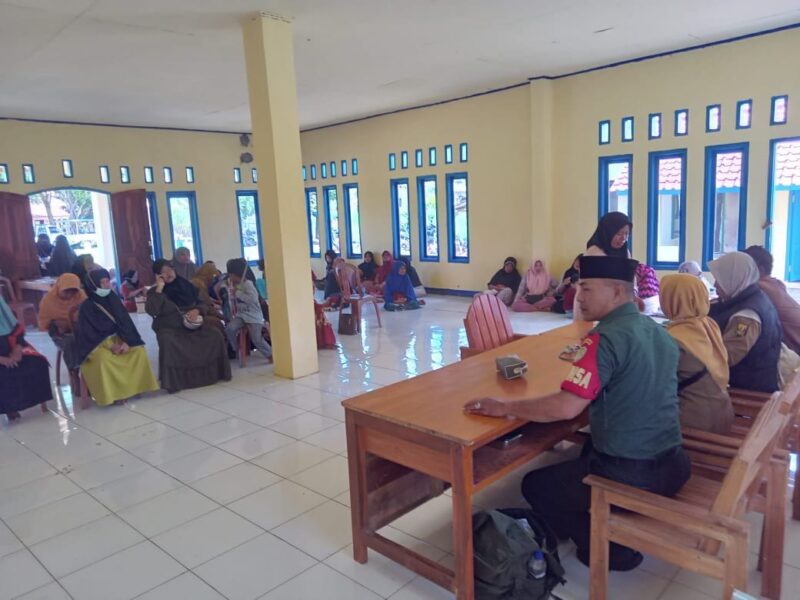 Babinsa Koramil 2215/Ciemas Hadiri Sosialisasi Bantuan Sosial di Desa Ciemas 1