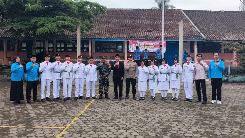 Danramil 2206/Parakansalak Hadiri Upacara Peringatan Hari Sumpah Pemuda di SMPN 1 Parakansalak 2