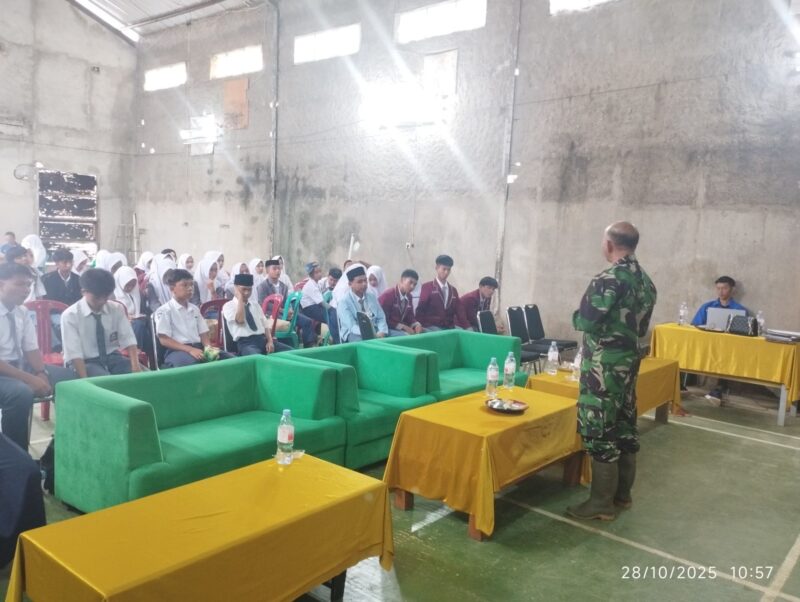 Danramil 2214/Surade Berikan Materi Wawasan Kebangsaan dalam Rangka Peringatan Hari Sumpah Pemuda ke-97 1