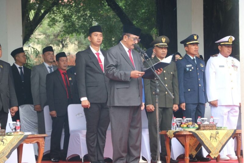 Kasdim 0622/Kabupaten Sukabumi Bersama Forkopimda Hadiri Upacara Peringatan Hari Sumpah Pemuda ke-97 Tahun 2025 1 Kasdim 0622/Kabupaten Sukabumi Bersama Forkopimda Hadiri Upacara Peringatan Hari Sumpah Pemuda ke-97 Tahun 2025
