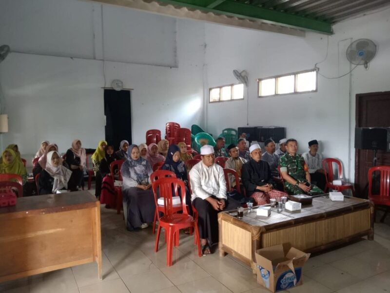 Babinsa Koramil 2208/Nyalindung Hadiri Kegiatan Sariyahan Bulanan di Desa Neglasari 3
