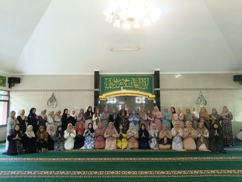 Persit KCK Cabang XLV Dim 0622/Kabupaten Sukabumi Gelar Pengajian Bulanan, Tingkatkan Keimanan dan Cinta Tanah Air 1 Persit KCK Cabang XLV Dim 0622/Kabupaten Sukabumi Gelar Pengajian Bulanan, Tingkatkan Keimanan dan Cinta Tanah Air