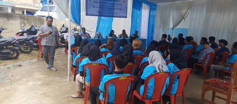 Batituud Koramil 2201/Cisolok Hadiri Launching MBG SPPG Dapur Cisolok 1 Batituud Koramil 2201/Cisolok Hadiri Launching MBG SPPG Dapur Cisolok