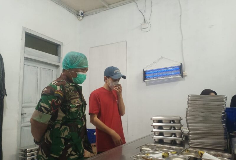 Bamin tuud Koramil 2206/Parakansalak Laksanakan Pengecekan Dapur SPPG di Desa Bojonglongok 5