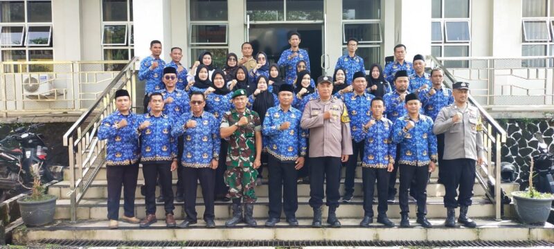 DANPOSRAMIL BERSAMA FORKOPIMCAM KALIBUNDER LAKSANAKAN ZOOM UPACARA PERINGATAN HARI PAHLAWAN NASIONAL TAHUN 2025