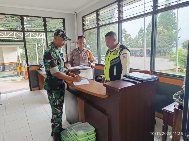 Babinsa Koramil 2205/Kalapnunggal Laksanakan Patroli Keamanan di PT Star Energy Gunung Salak 5