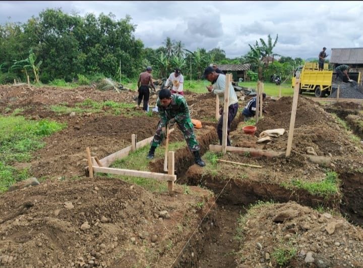 Babinsa Koramil 2215/Ciemas Dukung Pembangunan Koperasi Desa di Ciwaru 4