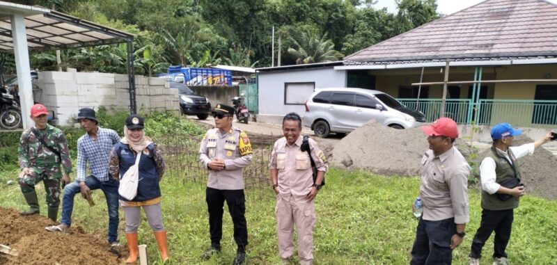 Peninjauan Lokasi Pembangunan KDKMP oleh Babinsa Koramil 2213/Jampang Kulon 10