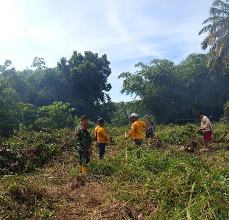 Babinsa Koramil 2214/Surade Giat Monitoring Pembangunan Percepatan KDKMP di Desa Sukatani 7