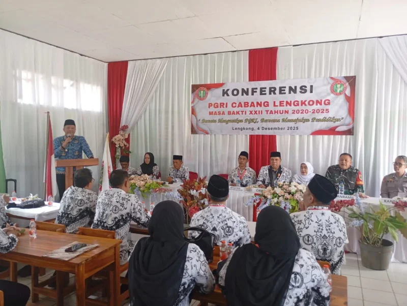 Danramil 2209/Lengkong Hadiri Konferensi PGRI Cabang Lengkong 7