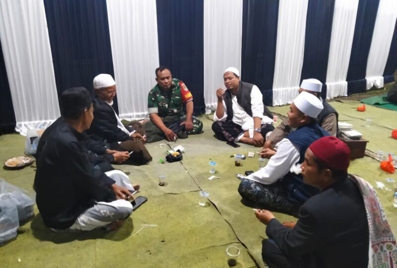 Babinsa Koramil 2211/Sagaranten Laksanakan Komsos Bersama Tokoh Agama Desa Hegarmanah 6