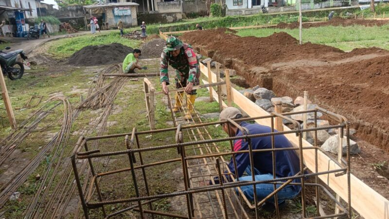 Babinsa Koramil 2206/Parakansalak Laksanakan Kegiatan Karbak Pembangunan KDKMP 3