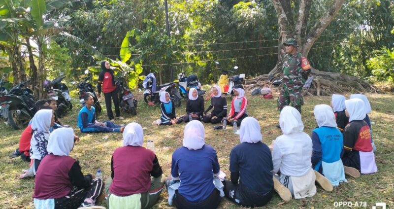 Babinsa Koramil 2215/Ciemas Gelar Karbak Pembersihan Lingkungan 3