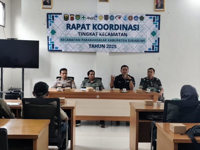 Babinsa Koramil 2206/Parakansalak Hadiri Rakor di Aula Kecamatan 4