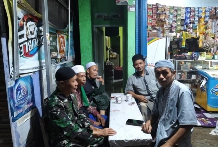 Babinsa Koramil 2210/Pabuaran Laksanakan Komsos Bersama Tokoh Agama di Desa Ciwalat 7