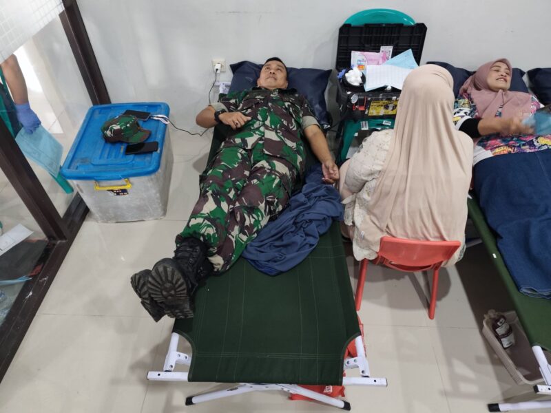 Bakti TNI Babinsa Koramil 2206/Parakansalak Laksanakan Kegiatan Donor Darah