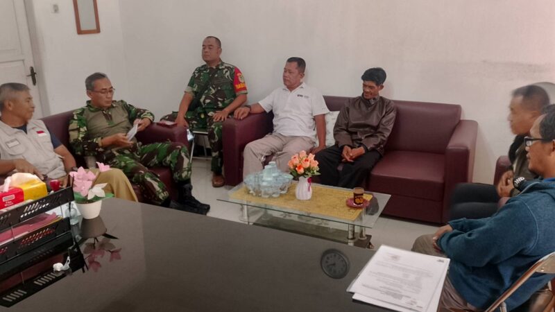 Danramil dan Babinsa Koramil 2208/Nyalindung Laksanakan Musyawarah Bersama Warga Gegerbitung