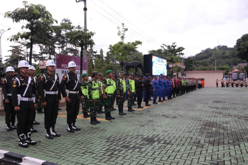 Pasi Log Kodim 0622/Kab. Sukabumi Hadiri Apel Kesiapan Pengamanan Malam Pergantian Tahun 2025/2026 di Polres Sukabumi 1