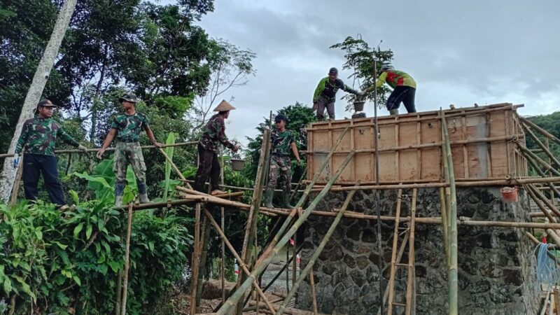 Perbaikan Jembatan Terdampak Banjir Wilayah Kodim 0622/Kab Sukabumi  di Sungai Cikarang 2