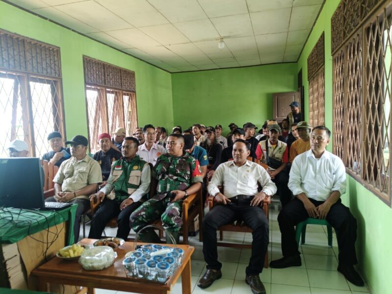 Babinsa Koramil 2214/Surade Laksanakan Pendampingan Zoom Bersama Forkopimcam 1 Babinsa Koramil 2214/Surade Laksanakan Pendampingan Zoom Bersama Forkopimcam