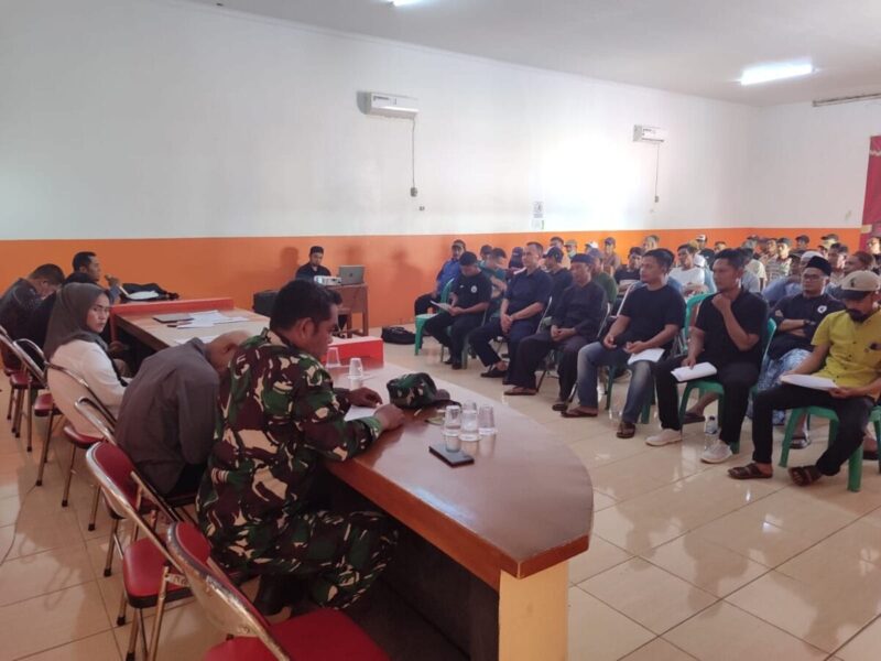 Babinsa Koramil 2215/Ciemas Hadiri Rapat Sosialisasi Anggaran Dana Desa 1 bintahwil Babinsa Koramil 2215/Ciemas Hadiri Rapat Sosialisasi Anggaran Dana Desa