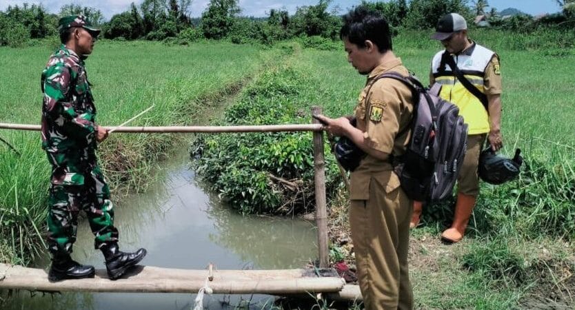 Babinsa Koramil 2215/Ciemas Laksanakan Pendampingan Hanpangan di Desa Ciwaru 1 bintahwil Babinsa Koramil 2215/Ciemas Laksanakan Pendampingan Hanpangan di Desa Ciwaru
