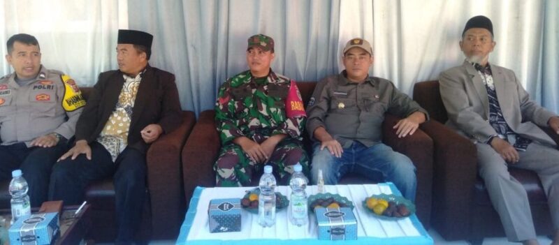 BABINSA KORAMIL 2214/SURADE HADIRI PERINGATAN ISRA MI’RAJ DI MTSN 4 WALURAN