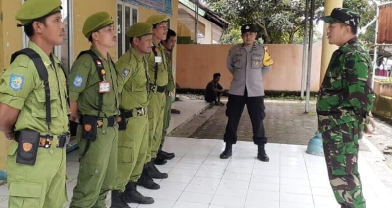 BABINSA KORAMIL 2212/TEGALBULEUD MELAKSANAKAN PELATIHAN PBB UNTUK ANGGOTA LINMAS