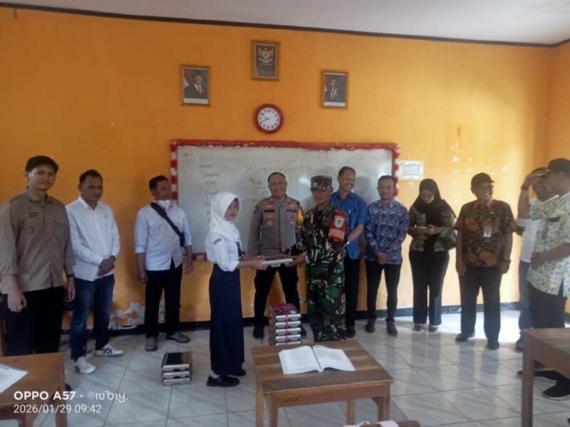 BABINSA KORAMIL 2211/SAGARANTEN HADIRI LAUNCHING PENYALURAN MAKANAN BERGIZI GRATIS (MBG)