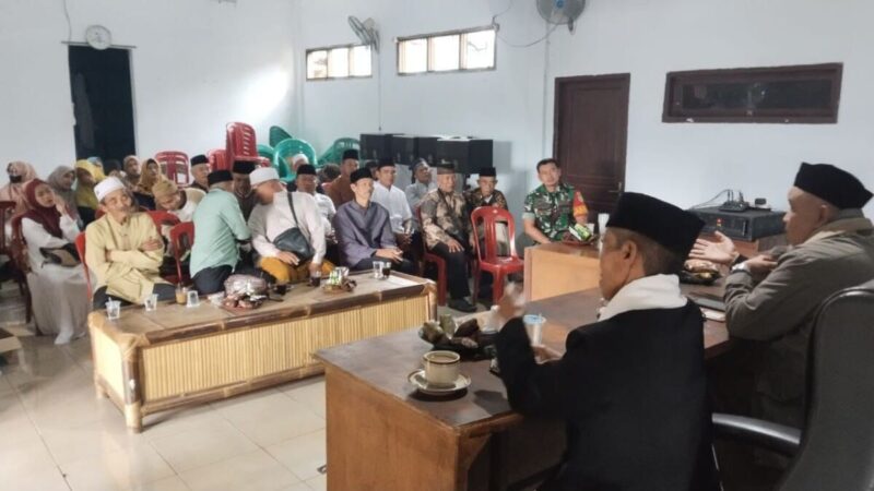 BABINSA KORAMIL 2208/NYALINDUNG HADIRI PENGAJIAN RUTIN DI DESA NEGLASARI
