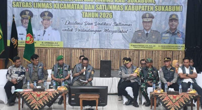 DANDIM 0622/KABUPATEN SUKABUMI BERSAMA FORKOPIMDA DAMPINGI KUNJUNGAN KERJA HARI KEDUA KEPALA STAF KEPRESIDENAN RI DI PALABUHANRATU