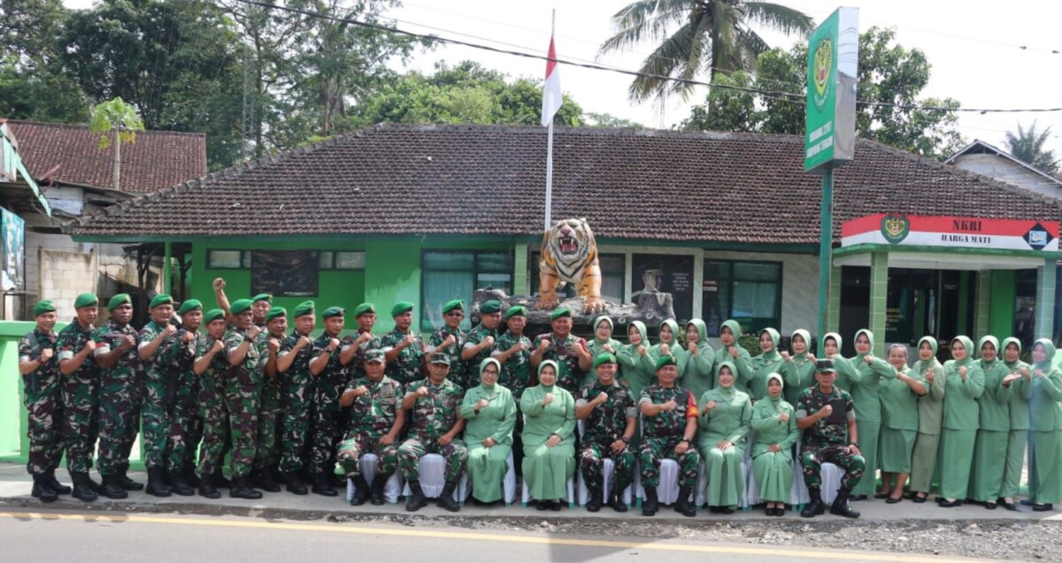 Dandim 0622/Kab. Sukabumi dan Ketua Persit KCK Cabang XLV Laksanakan Kunjungan Kerja ke Koramil 2207/Jampangtengah