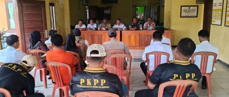 BABINSA KORAMIL 2214/SURADE LAKSANAKAN PENDAMPINGAN MUSYAWARAH KDKMP