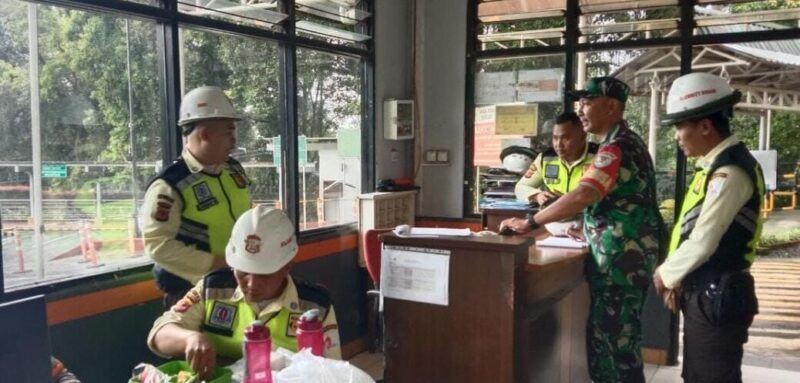 Babinsa Koramil 2205/Kalapanunggal Laksanakan Patroli Keamanan di PT Star Energy Gunung Salak 1 BABINSA KORAMIL 2205/KALAPANUNGGAL LAKSANAKAN PATROLI KEAMANAN DI PT STAR ENERGY GUNUNG SALAK