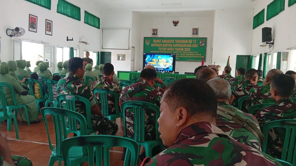 Anggota Koramil 2201/Cisolok Hadiri Rapat RAT ke-13 Tutup Buku Tahun 2025 5