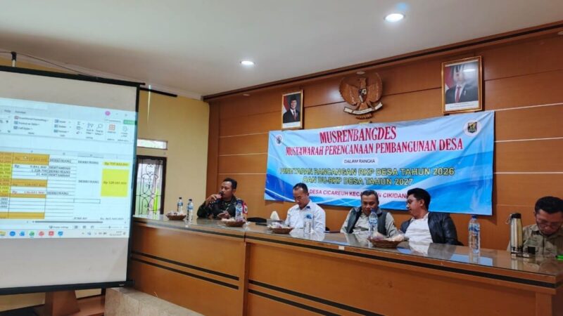 Babinsa Koramil 2204/Cikidang Hadiri Musrenbangdes Desa Cicareuh 1 Babinsa Koramil 2204/Cikidang Hadiri Musrenbangdes Desa Cicareuh