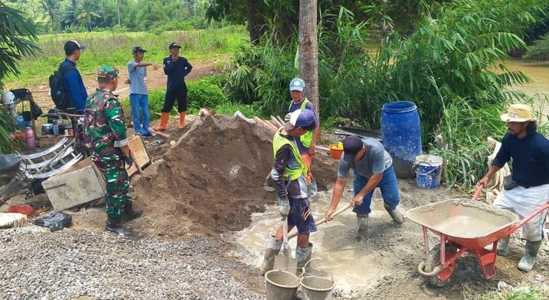 BABINSA KORAMIL 2207/JAMPANGTENGAH LAKSANAKAN KARYA BAKTI TPT BERSAMA WARGA DESA BANTARPANJANG 1 BABINSA KORAMIL 2207/JAMPANGTENGAH LAKSANAKAN KARYA BAKTI TPT BERSAMA WARGA DESA BANTARPANJANG