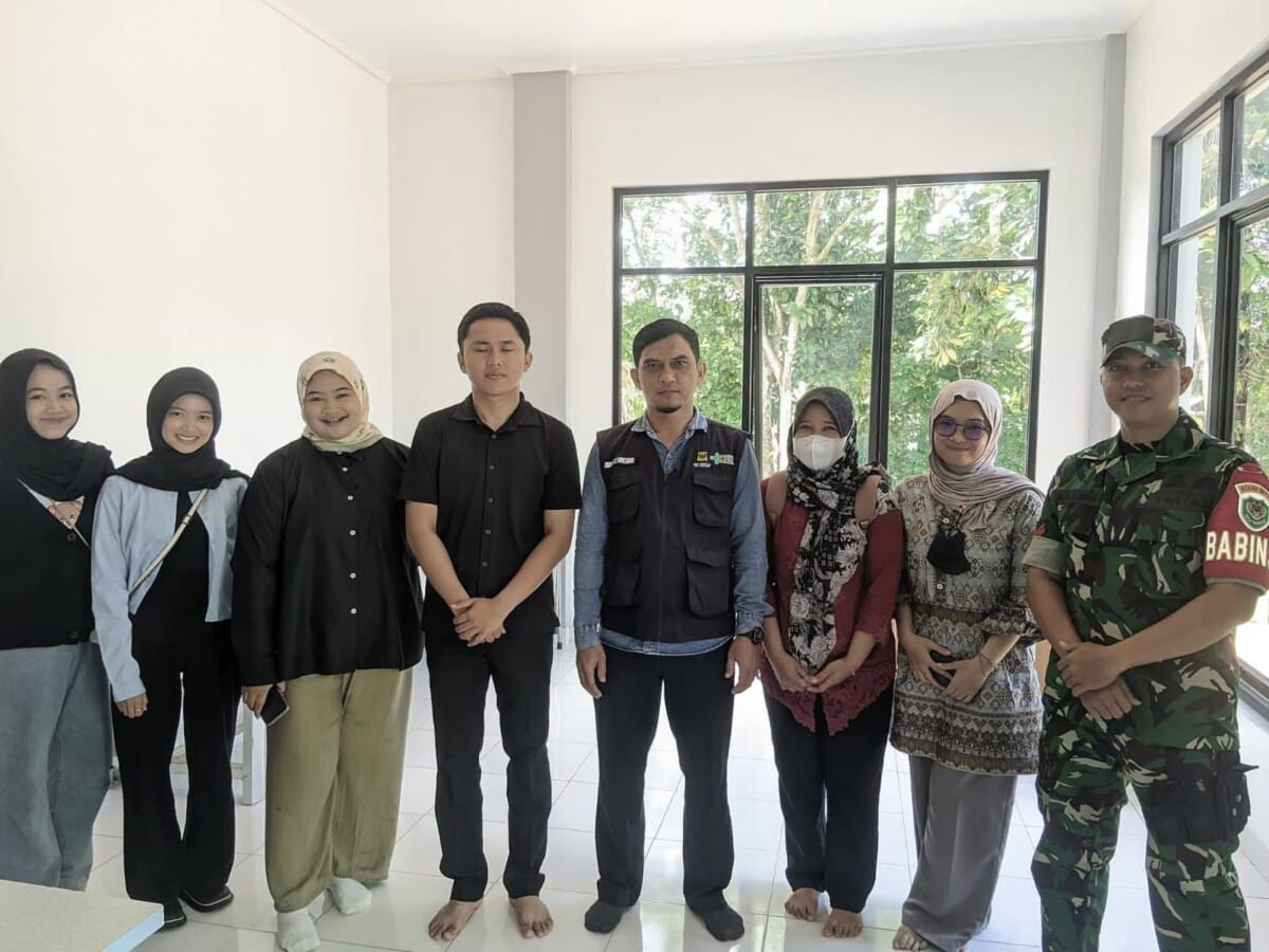 BABINSA KORAMIL 2214/SURADE LAKSANAKAN PENDAMPINGAN PENGECEKAN DAPUR MBG BERSAMA TIM PUSKESMAS 1 BABINSA KORAMIL 2214/SURADE LAKSANAKAN PENDAMPINGAN PENGECEKAN DAPUR MBG BERSAMA TIM PUSKESMAS