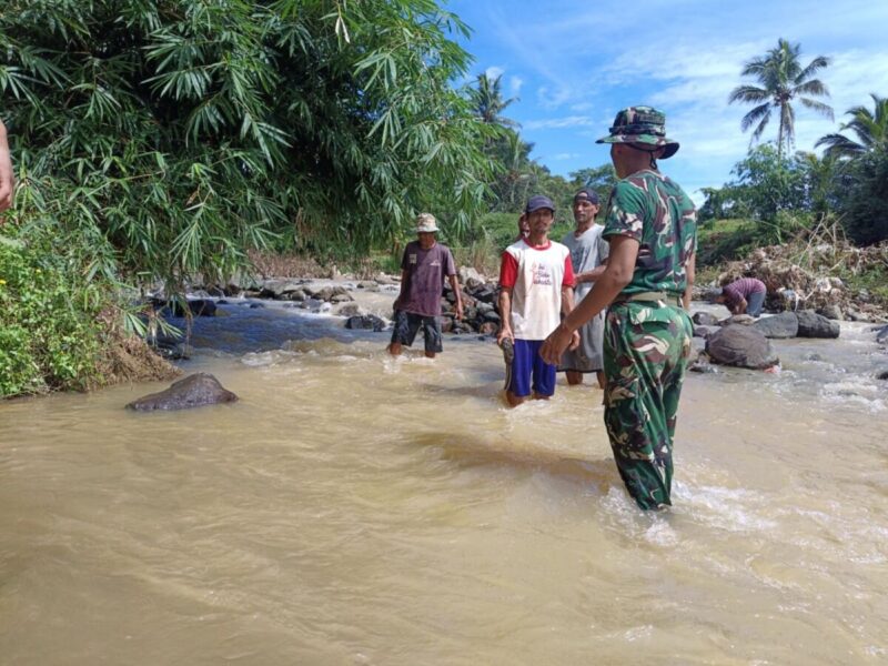 Kunjungan Kerja Kabaglog TNI Mayjen TNI Lin Novrianto Peninjauan Pembangunan Jembatan Merah Putih di Wilayah Kodim 0622/Kab. Sukabumi 4 Kunjungan Kerja Kabaglog TNI Mayjen TNI Lin Novrianto Peninjauan Pembangunan Jembatan Merah Putih di Wilayah Kodim 0622/Kab. Sukabumi