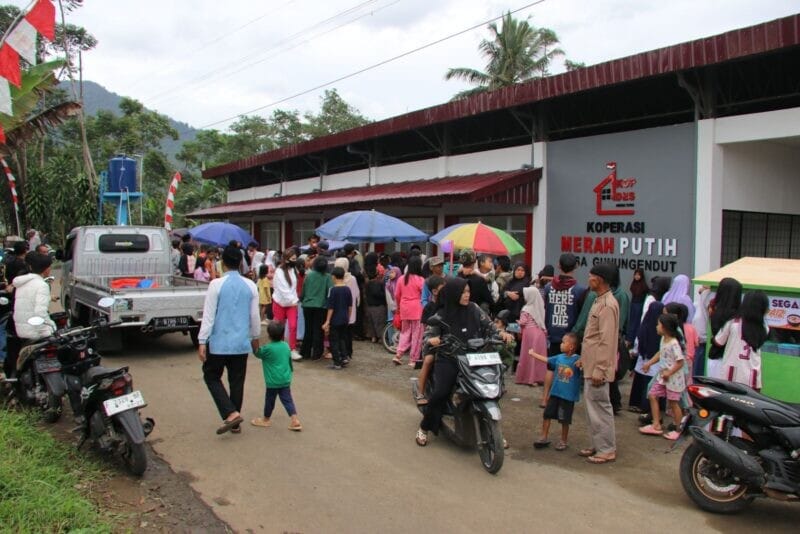 Area KDMP Desa Gunung Endut Bermanfaat bagi Penggerak UMKM, Warga Berburu Takjil Jelang Berbuka 2