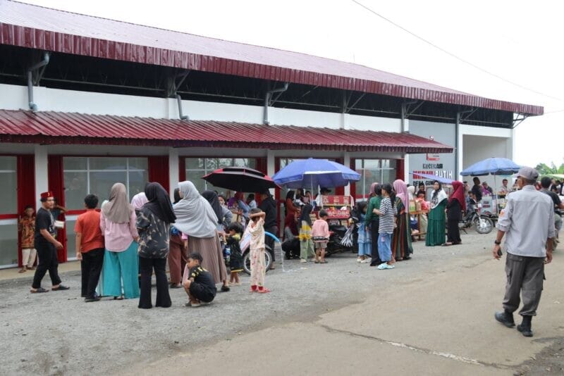 Area KDMP Desa Gunung Endut Bermanfaat bagi Penggerak UMKM, Warga Berburu Takjil Jelang Berbuka 1