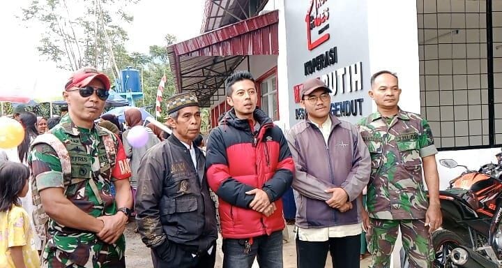 Area KDMP Desa Gunung Endut Bermanfaat bagi Penggerak UMKM, Warga Berburu Takjil Jelang Berbuka 1