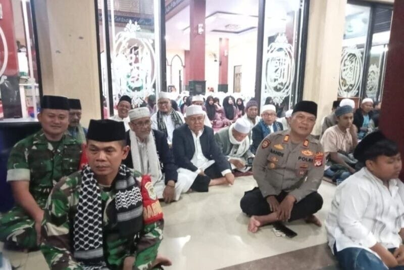 Babinsa Koramil 2211/Sagaranten Hadiri Pengajian Safari Ramadhan 8