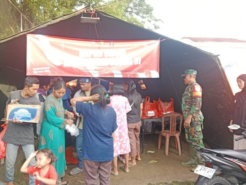 Babinsa Koramil 2203/Warungkiara Monitoring Tanggap Darurat Pergerakan Tanah di Desa Bantargadung 1 Babinsa Koramil 2203/Warungkiara Monitoring Tanggap Darurat Pergerakan Tanah di Desa Bantargadung