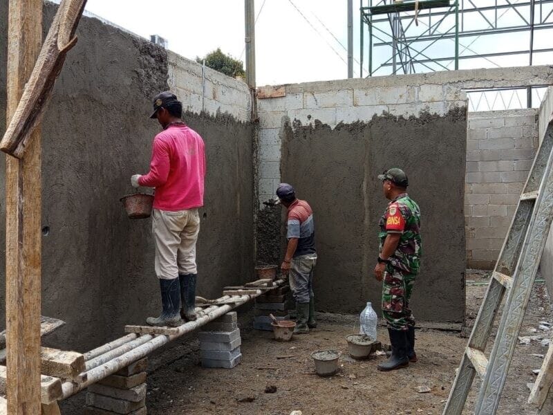 Babinsa Koramil 2205/Kalapanunggal Laksanakan Pendampingan Pembangunan KDKMP 1 Babinsa Koramil 2205/Kalapanunggal Laksanakan Pendampingan Pembangunan KDKMP