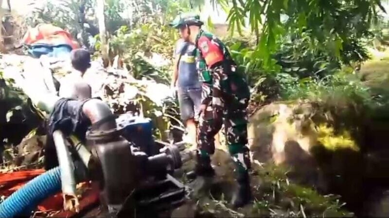 Babinsa Koramil 2212/Tegalbuleud Bersama PPL Dampingi Poktan dalam Kegiatan Ketahanan Pangan 1 Babinsa Koramil 2212/Tegalbuleud Bersama PPL Dampingi Poktan dalam Kegiatan Ketahanan Pangan