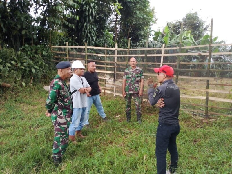 Babinsa Koramil 2205/Kalapanunggal Laksanakan Pengecekan Lahan Pembangunan KDKMP 1 Babinsa Koramil 2205/Kalapanunggal Laksanakan Pengecekan Lahan Pembangunan KDKMP